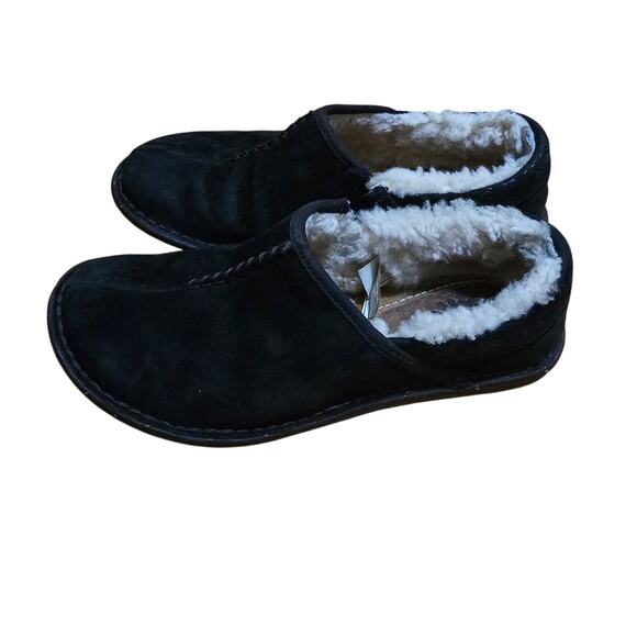 Ugg Bettey 1757 Black Leather Slip On Shoes Sherp Skin Inside Women's Size 6 - Picture 2 of 9